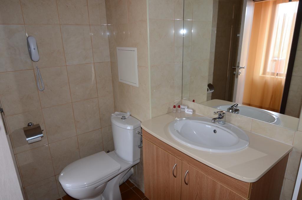 Snezhankas Apartment ปอมโปโรโว ภายนอก รูปภาพ